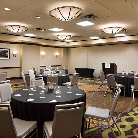 Holiday Inn Clark - Newark By Ihg Exterior foto